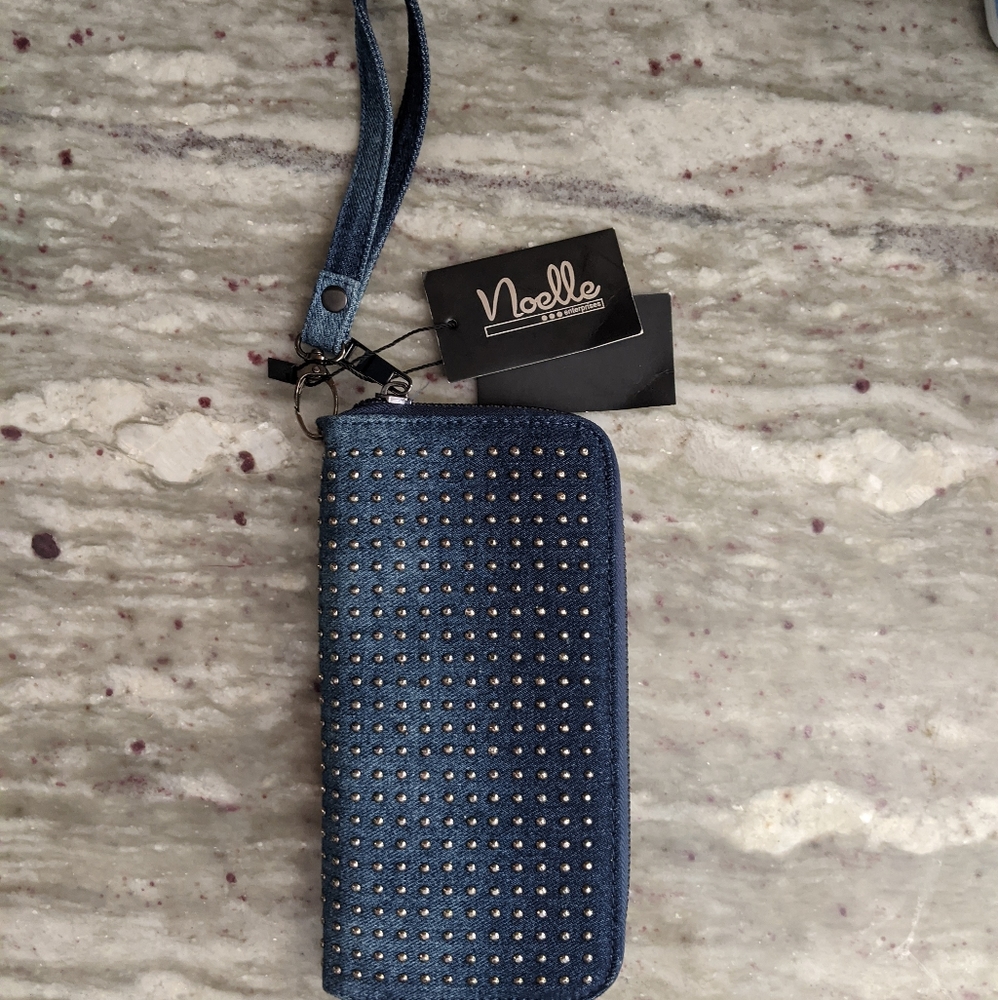Noelle Wristlet